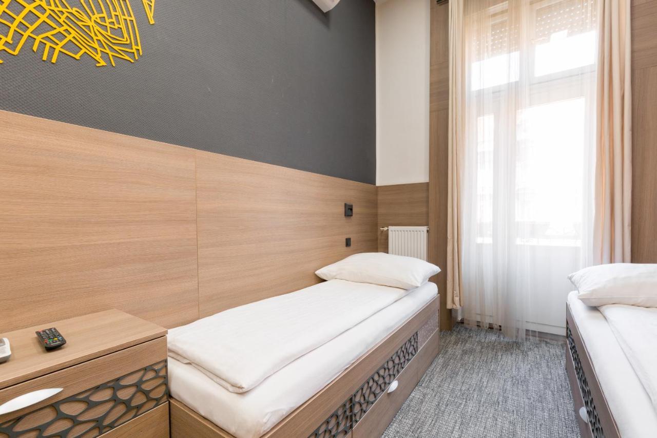Hostel E14 Design *