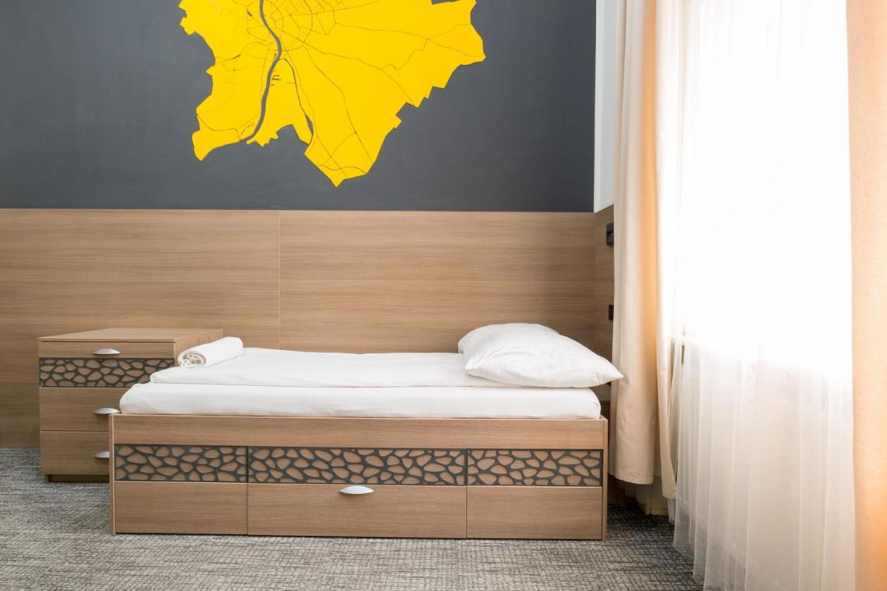 E14 Design * Budapešť