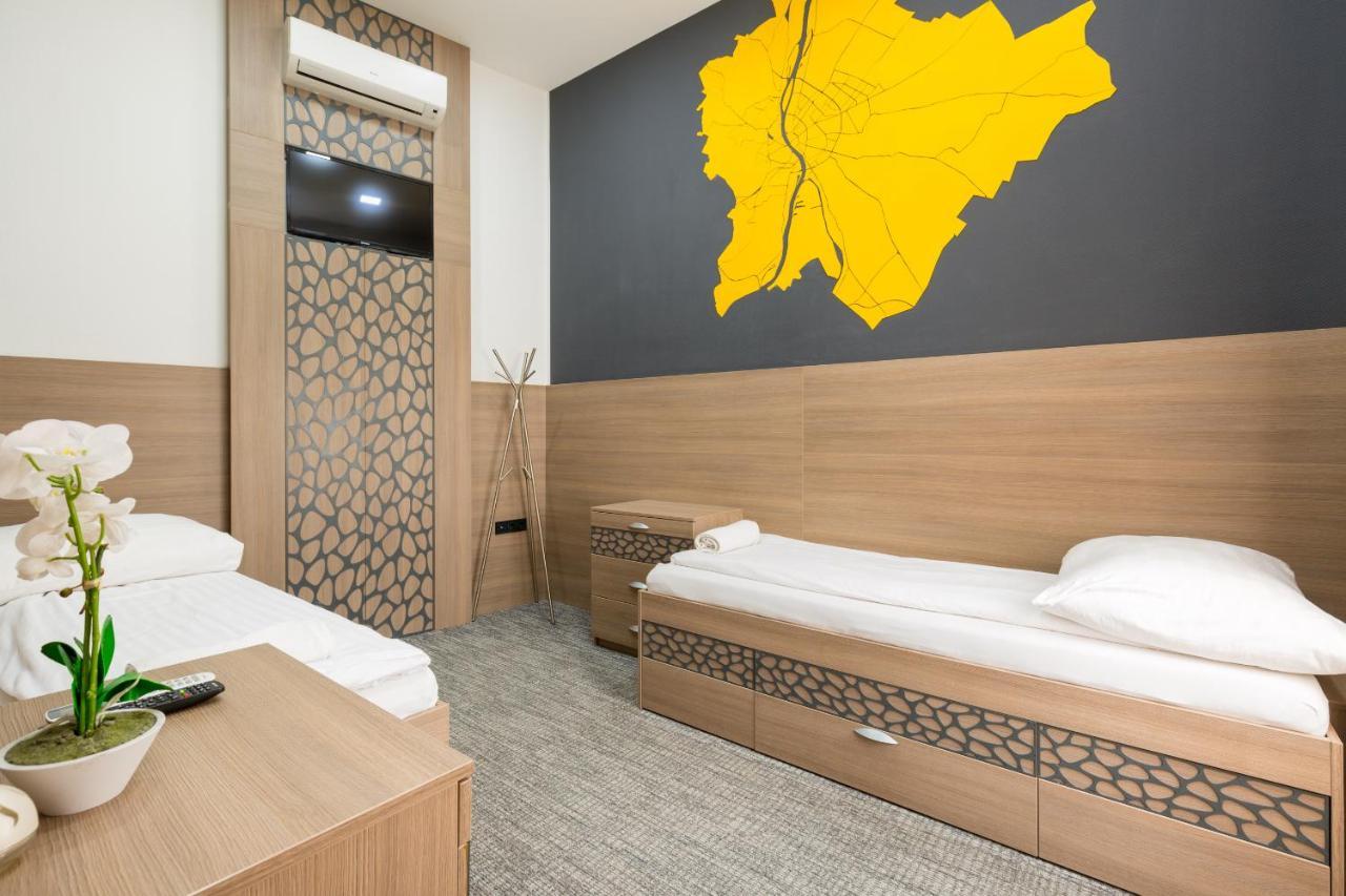 Hostel E14 Design *
