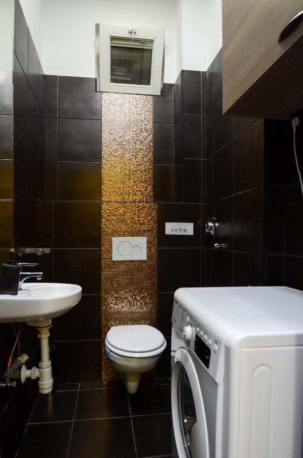 Hostel E14 Design *