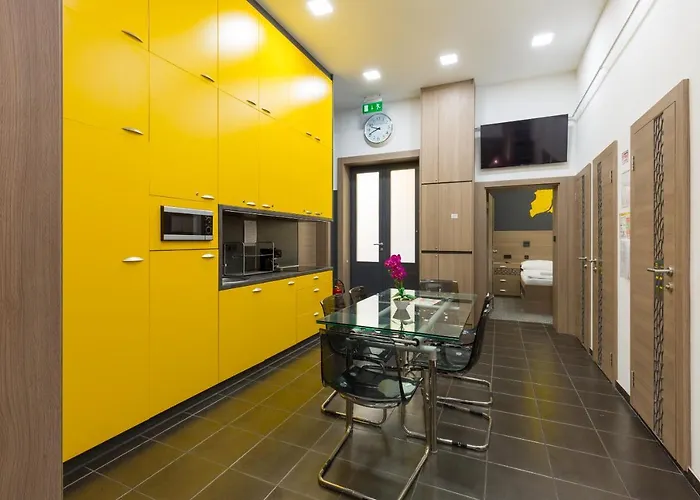 E14 Design Hostel